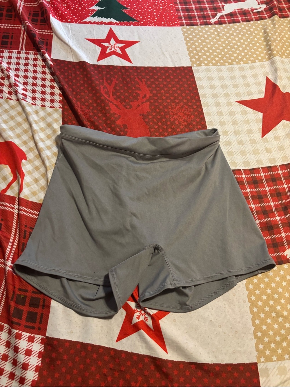 Streetwear Society High-Waist Gray Active Shorts